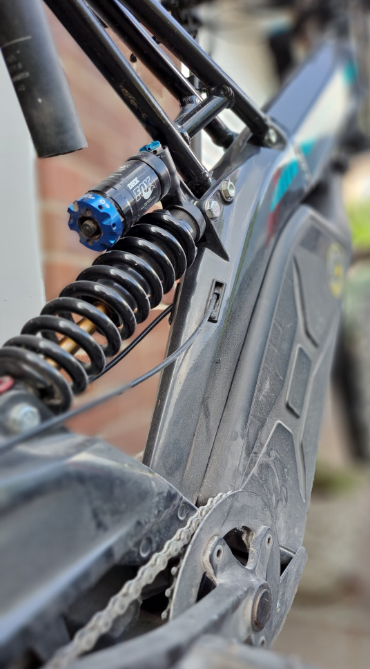 FOX DHX RC4 on a brinco